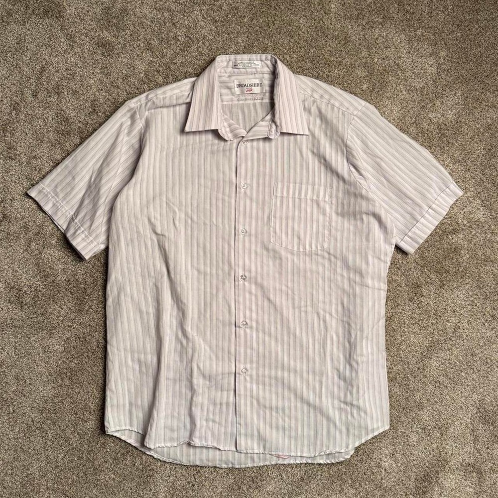 VINTAGE WHITE BROADSHIRE PINSTRIPE SHORT SLEEVE BUTTON UP